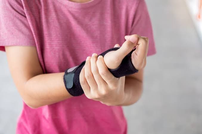 Close-up wrist support for carpal tunnel treatment in Gulshan