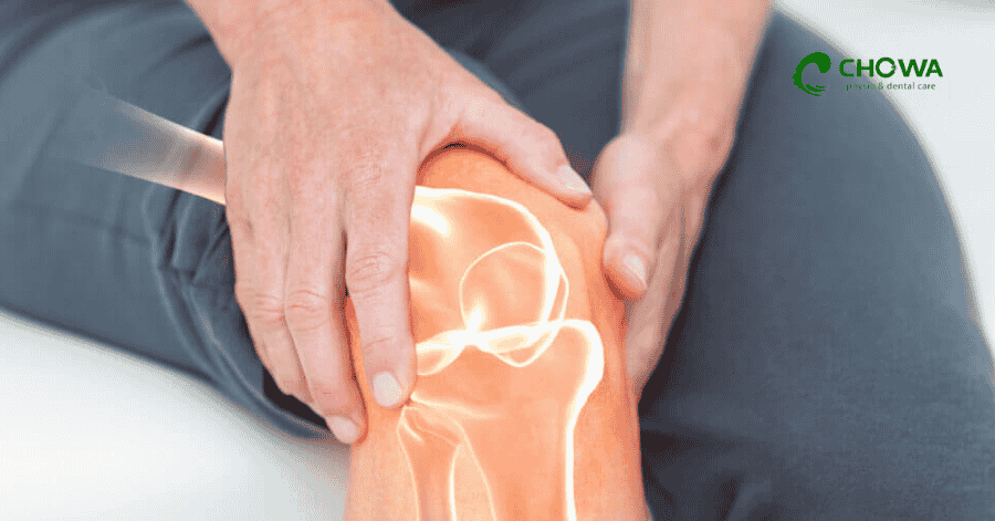 Physiotherapist assessing a patient’s knee during knee pain treatment in Gulshan at Chowa Physio & Dental Care.